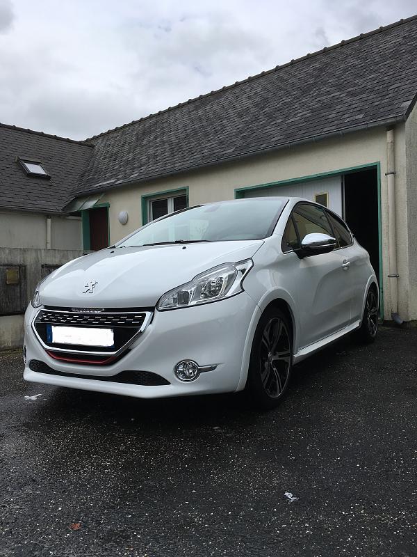 Cliquez sur l'image pour l'afficher en taille normale

Nom : 208 gti 2.jpg 
Affichages : 120 
Taille : 96.3 Ko 
ID : 10471