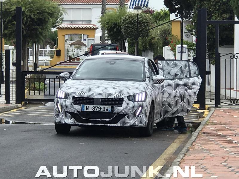 Cliquez sur l'image pour l'afficher en taille normale

Nom : spyshots-peugeot-209_01.jpg 
Affichages : 107 
Taille : 97.2 Ko 
ID : 12106