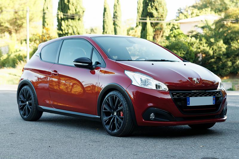 Nom : Peugeot208GTi_BPSWEB_Rouge_03.jpg
Affichages : 1776
Taille : 84.8 Ko