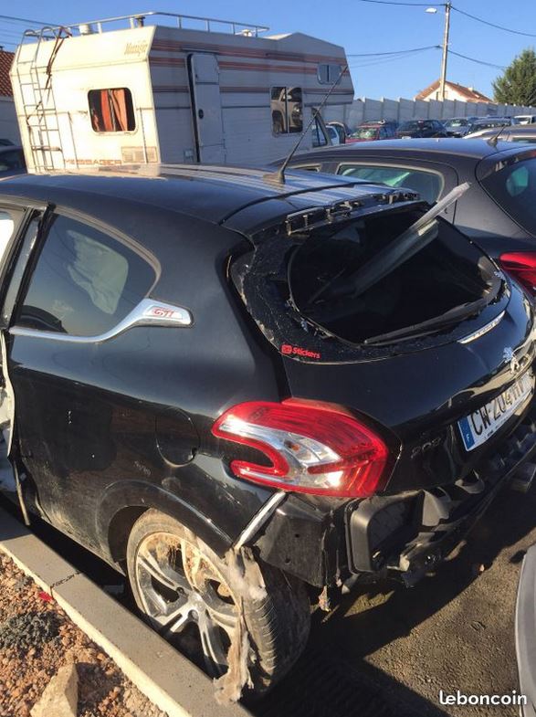 Nom : 208gti_black04.JPG
Affichages : 554
Taille : 96.3 Ko