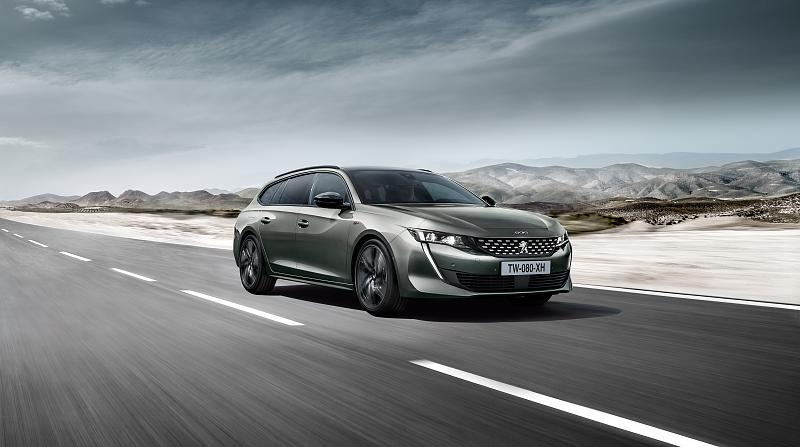 Cliquez sur l'image pour l'afficher en taille normale

Nom : PEUGEOT_508SW_1806PB_113.jpg 
Affichages : 855 
Taille : 92.2 Ko 
ID : 12331
