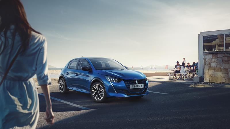 Cliquez sur l'image pour l'afficher en taille normale

Nom : PEUGEOT_208_1902HM_003.jpg 
Affichages : 388 
Taille : 92.9 Ko 
ID : 13609