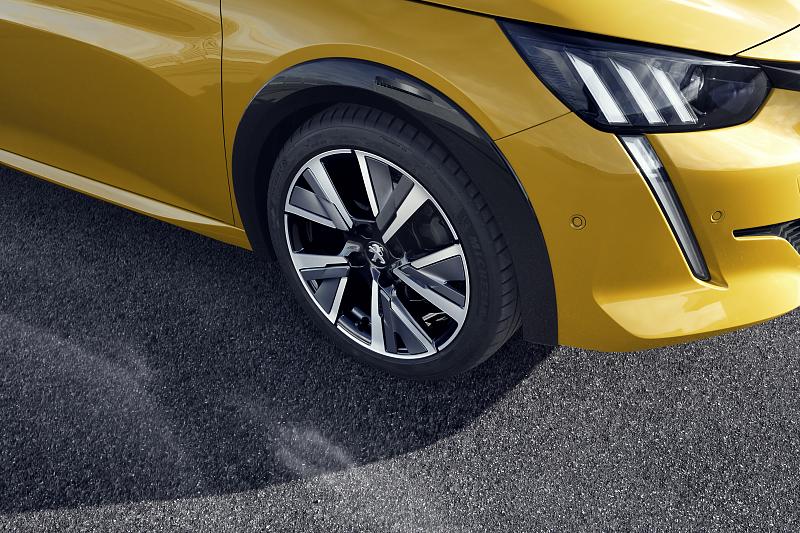 Cliquez sur l'image pour l'afficher en taille normale

Nom : PEUGEOT_208_1902STYP212.jpg 
Affichages : 355 
Taille : 98.3 Ko 
ID : 13645