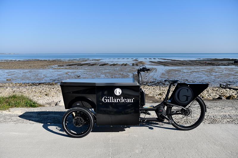 Cliquez sur l'image pour l'afficher en taille normale

Nom : 1_Gillardeau_VeloBistrot.jpg 
Affichages : 1190 
Taille : 95.9 Ko 
ID : 14211