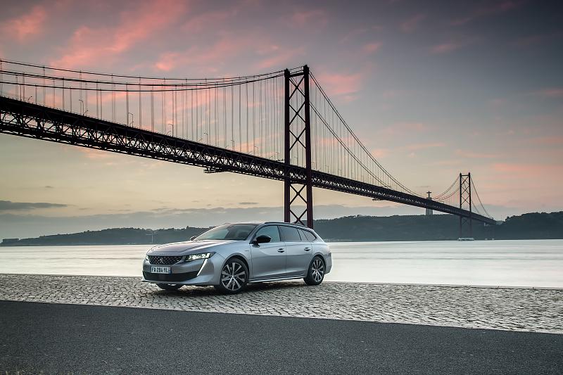 Cliquez sur l'image pour l'afficher en taille normale

Nom : PEUGEOT_508SW_TESTDRIVE_1118TC-1.jpg 
Affichages : 1163 
Taille : 96.2 Ko 
ID : 14353