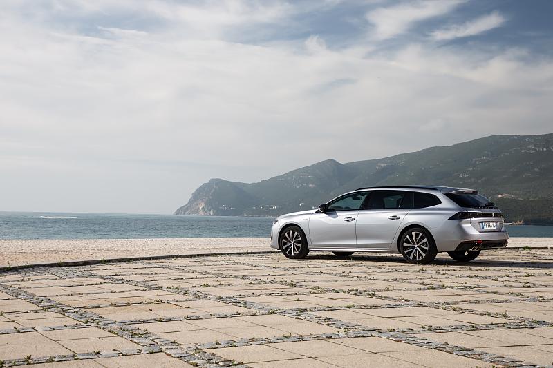 Cliquez sur l'image pour l'afficher en taille normale

Nom : PEUGEOT_508SW_TESTDRIVE_1118TC-30.jpg 
Affichages : 1200 
Taille : 93.1 Ko 
ID : 14354