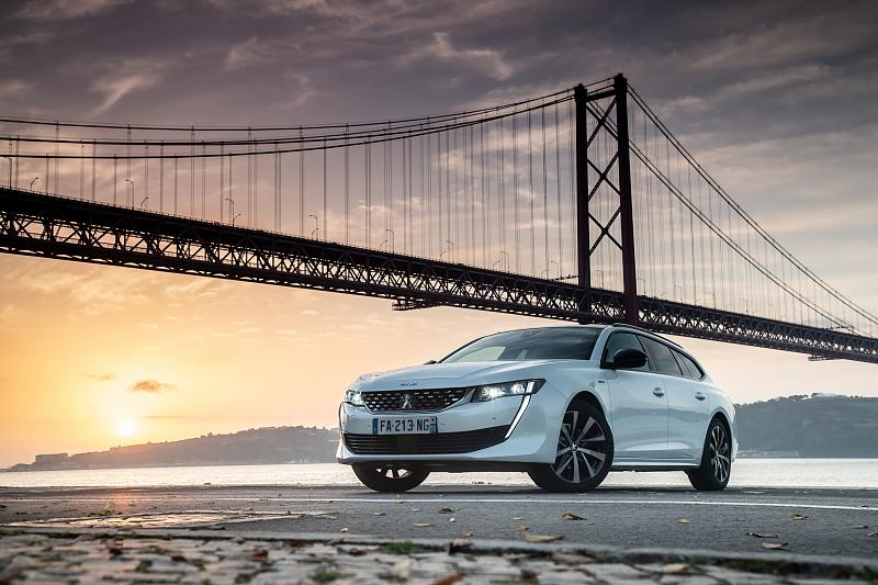 Cliquez sur l'image pour l'afficher en taille normale

Nom : PEUGEOT_508SW_TESTDRIVE_1118TC-11.jpg 
Affichages : 1097 
Taille : 94.3 Ko 
ID : 14356