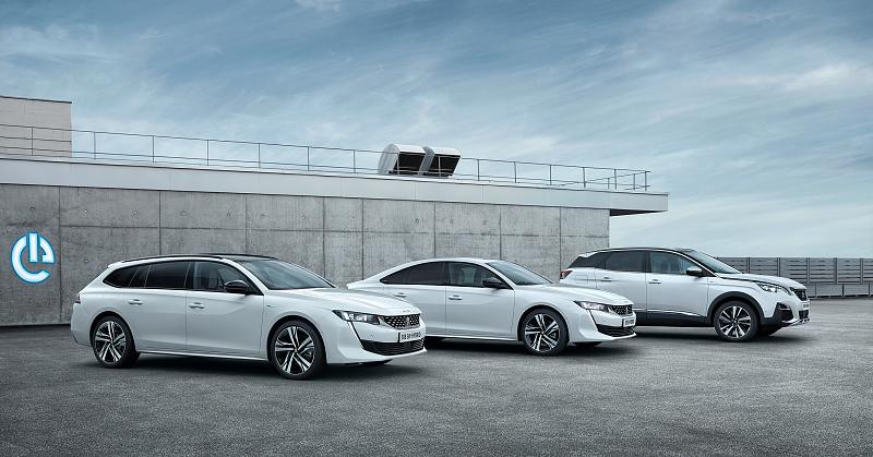 Cliquez sur l'image pour l'afficher en taille normale

Nom : PEUGEOT_GAMME_PHEV_1809PB_001_0_0.jpg 
Affichages : 1168 
Taille : 96.6 Ko 
ID : 14560