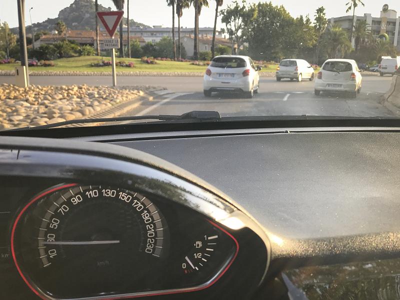 Cliquez sur l'image pour l'afficher en taille normale

Nom : peugeot208hyeres.jpg 
Affichages : 1122 
Taille : 90.7 Ko 
ID : 14875