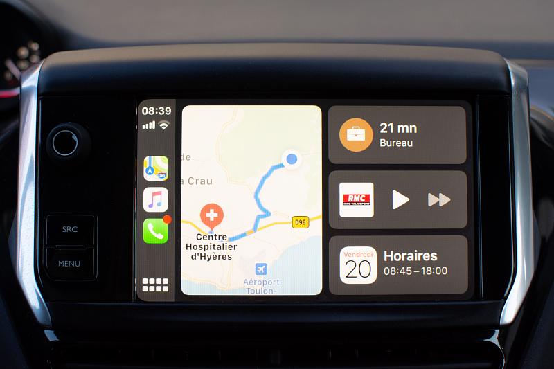 Cliquez sur l'image pour l'afficher en taille normale

Nom : Apple_CarPlay_02.jpg 
Affichages : 774 
Taille : 81.7 Ko 
ID : 15326