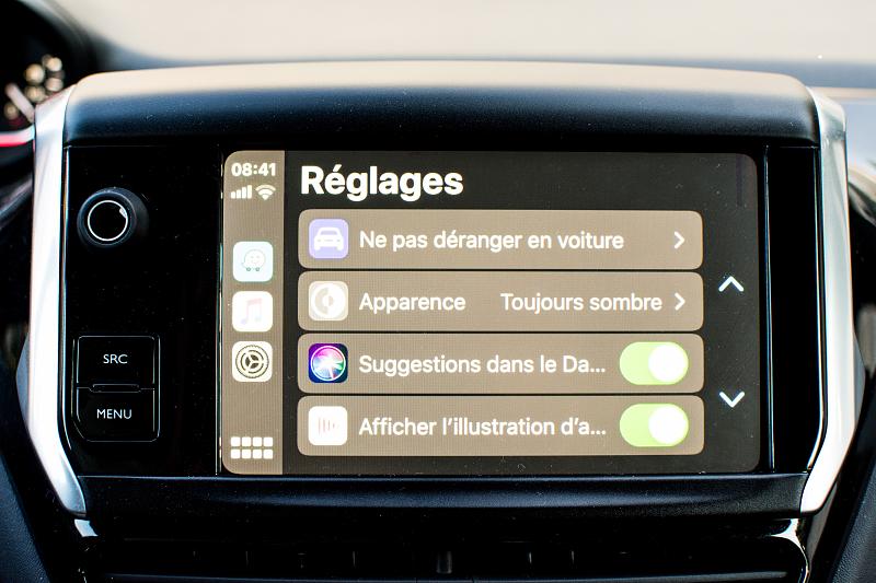 Cliquez sur l'image pour l'afficher en taille normale

Nom : Apple_CarPlay_06.jpg 
Affichages : 669 
Taille : 90.4 Ko 
ID : 15327