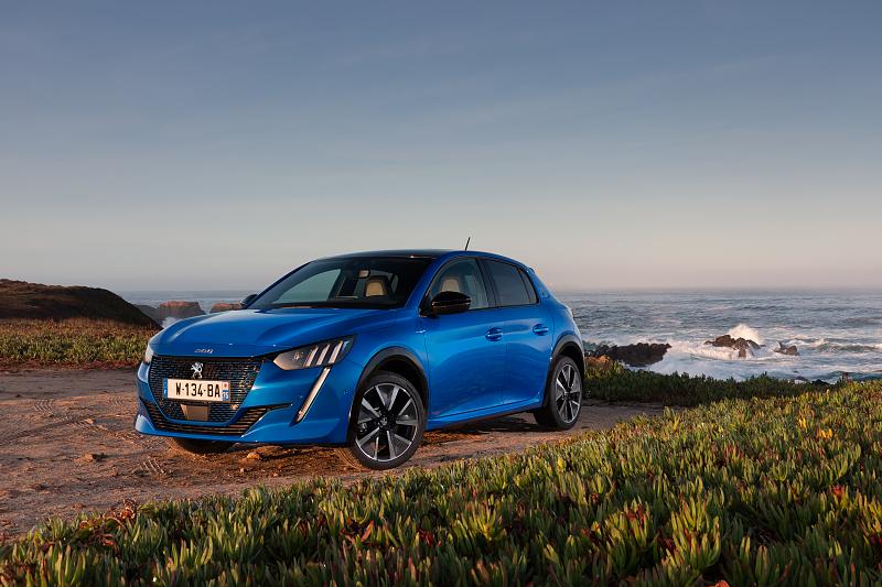 Cliquez sur l'image pour l'afficher en taille normale

Nom : PEUGEOT_e208_TESTDRIVE_0919TC-473.jpg 
Affichages : 714 
Taille : 94.8 Ko 
ID : 15578