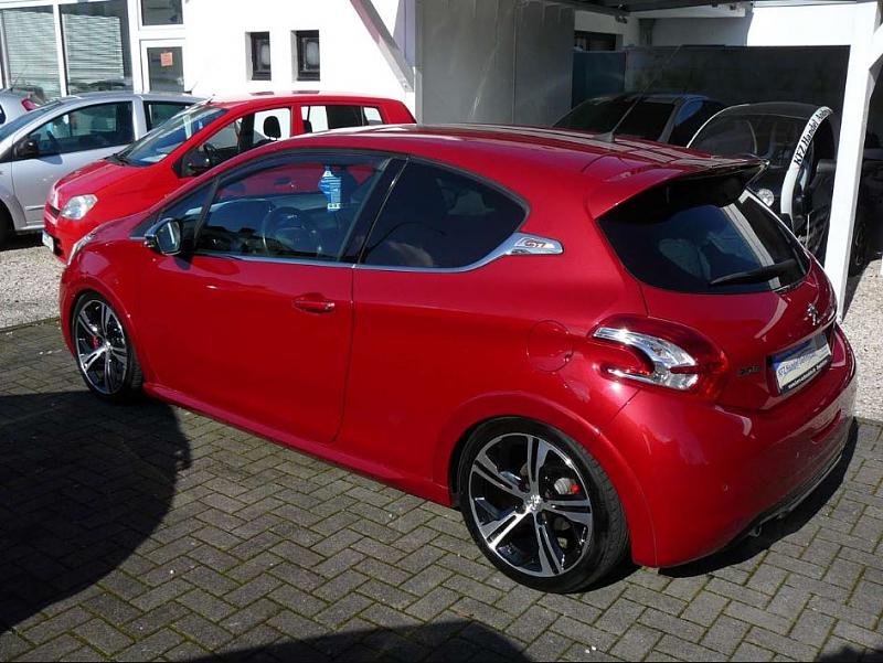 Cliquez sur l'image pour l'afficher en taille normale

Nom : 208gti_01_03.jpg 
Affichages : 177 
Taille : 94.0 Ko 
ID : 16847