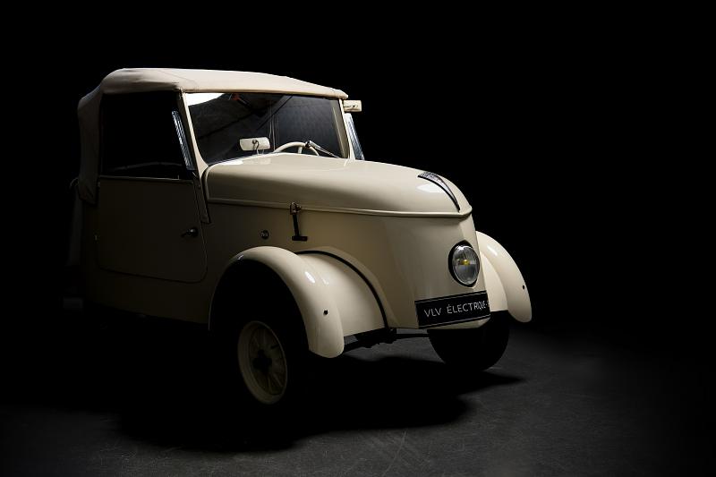 Cliquez sur l'image pour l'afficher en taille normale

Nom : PEUGEOT_VLV_1941_AV.jpg 
Affichages : 1079 
Taille : 80.2 Ko 
ID : 17849