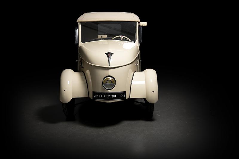 Cliquez sur l'image pour l'afficher en taille normale

Nom : PEUGEOT_VLV_1941_Face.jpg 
Affichages : 1066 
Taille : 80.2 Ko 
ID : 17850