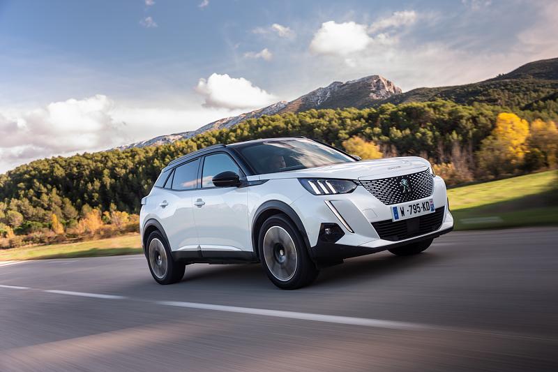 Cliquez sur l'image pour l'afficher en taille normale

Nom : PEUGEOT_2008_TESTDRIVE_Road.jpg 
Affichages : 1039 
Taille : 88.9 Ko 
ID : 17857