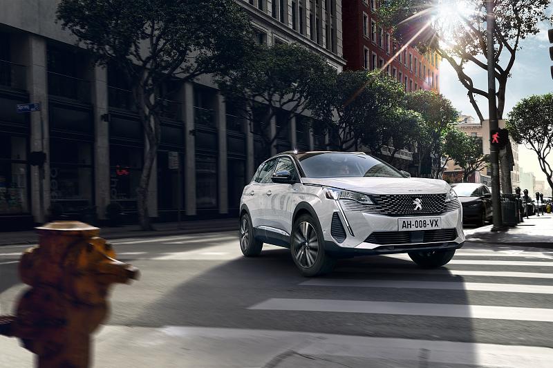 Cliquez sur l'image pour l'afficher en taille normale

Nom : PEUGEOT_3008PHEV_2009RC_006_0.jpg 
Affichages : 751 
Taille : 96.3 Ko 
ID : 18192