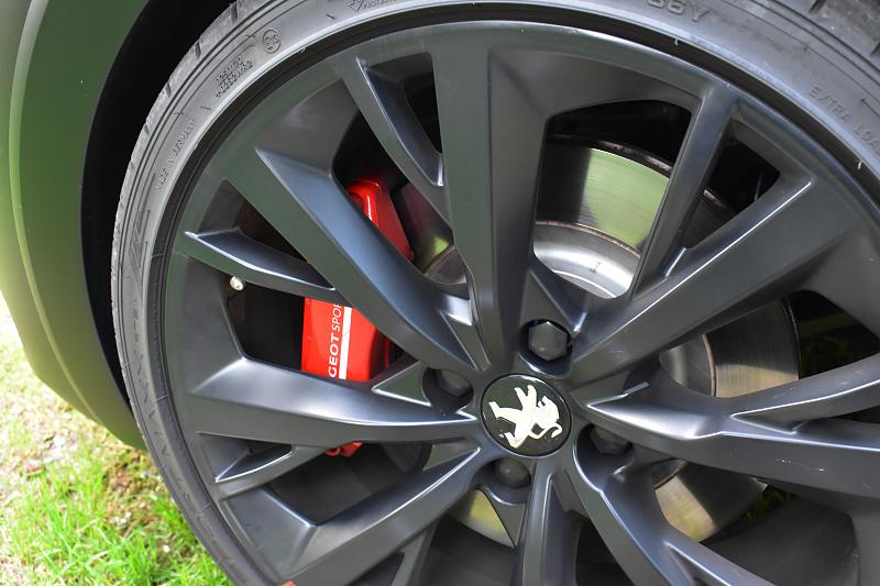 Cliquez sur l'image pour l'afficher en taille normale

Nom : Freins Brembo.jpg 
Affichages : 1449 
Taille : 88.5 Ko 
ID : 20030