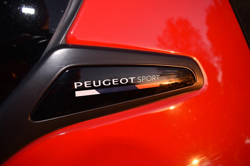 Cliquez sur l'image pour l'afficher en taille normale

Nom : Badge Peugeot Sport 2.jpg 
Affichages : 31 
Taille : 76.6 Ko 
ID : 20216