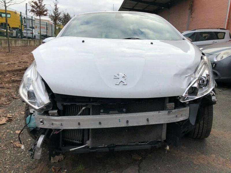 Cliquez sur l'image pour l'afficher en taille normale

Nom : 208gti02.jpg 
Affichages : 190 
Taille : 88.3 Ko 
ID : 20292