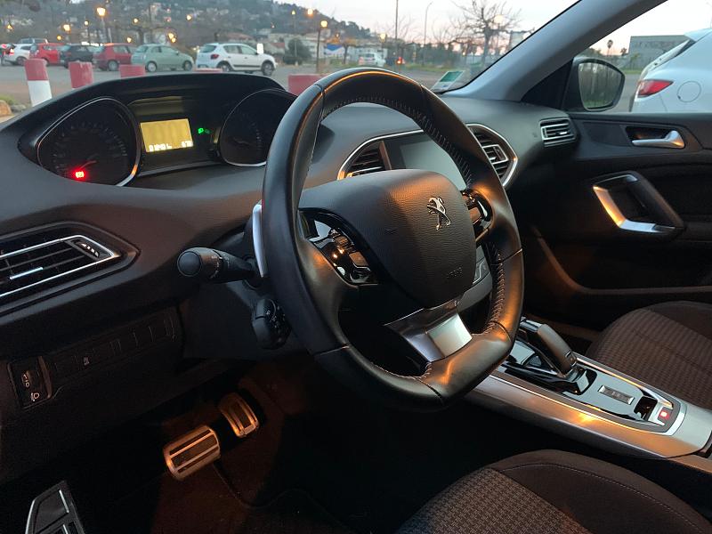 Cliquez sur l'image pour l'afficher en taille normale

Nom : Peugeot308_04.jpg 
Affichages : 1223 
Taille : 89.6 Ko 
ID : 20400