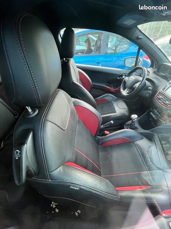Nom : 208gti_03.jpg
Affichages : 399
Taille : 80.5 Ko