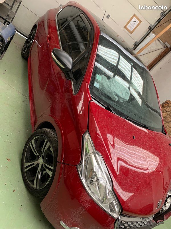 Cliquez sur l'image pour l'afficher en taille normale

Nom : 208gti_crash_Rouge_01.jpg 
Affichages : 121 
Taille : 80.4 Ko 
ID : 21781