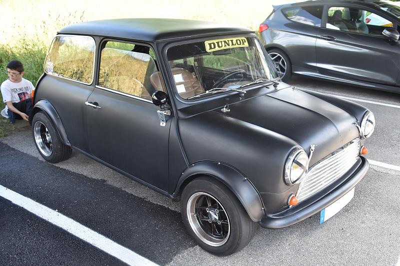 Cliquez sur l'image pour l'afficher en taille normale

Nom : Mini mate avant masqu.jpg 
Affichages : 473 
Taille : 97.6 Ko 
ID : 21961