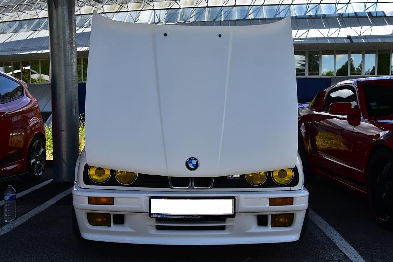 Cliquez sur l'image pour l'afficher en taille normale

Nom : BMW moldave masque.jpg 
Affichages : 448 
Taille : 88.9 Ko 
ID : 21963