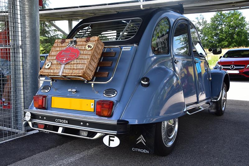 Cliquez sur l'image pour l'afficher en taille normale

Nom : 2 CV arrire masqu.jpg 
Affichages : 80 
Taille : 100.1 Ko 
ID : 21979