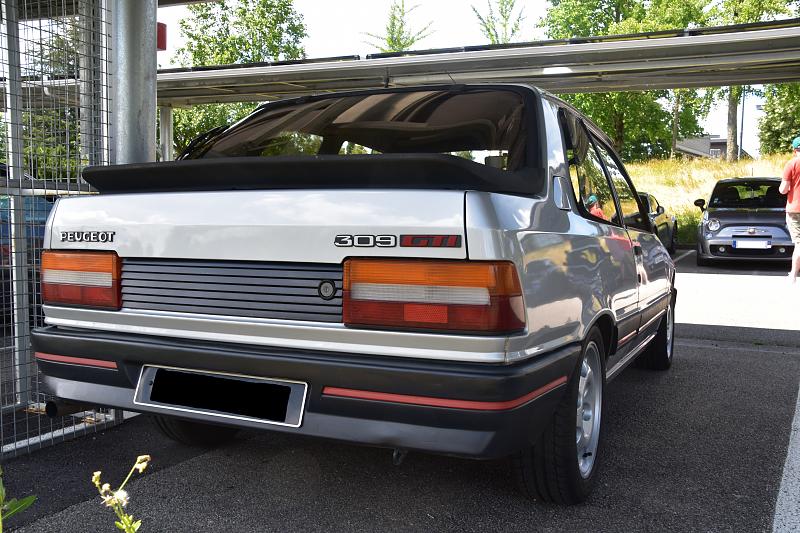 Cliquez sur l'image pour l'afficher en taille normale

Nom : Peugeot 309 GTi arrire masqu.jpg 
Affichages : 455 
Taille : 99.0 Ko 
ID : 21991
