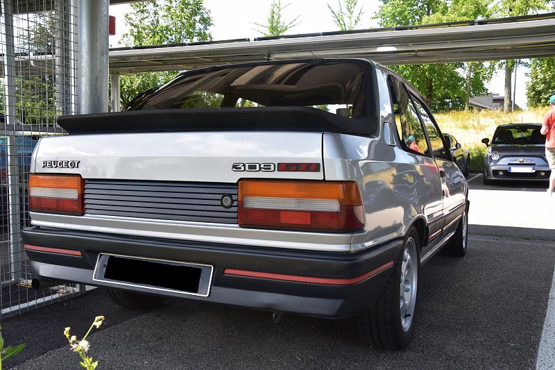 Cliquez sur l'image pour l'afficher en taille normale

Nom : Peugeot 309 GTi arrire masqu.jpg 
Affichages : 81 
Taille : 99.0 Ko 
ID : 21991