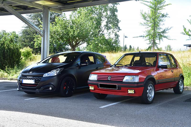 Cliquez sur l'image pour l'afficher en taille normale

Nom : 208 et 205 GTi trois quart avant masqu.jpg 
Affichages : 489 
Taille : 99.1 Ko 
ID : 22001