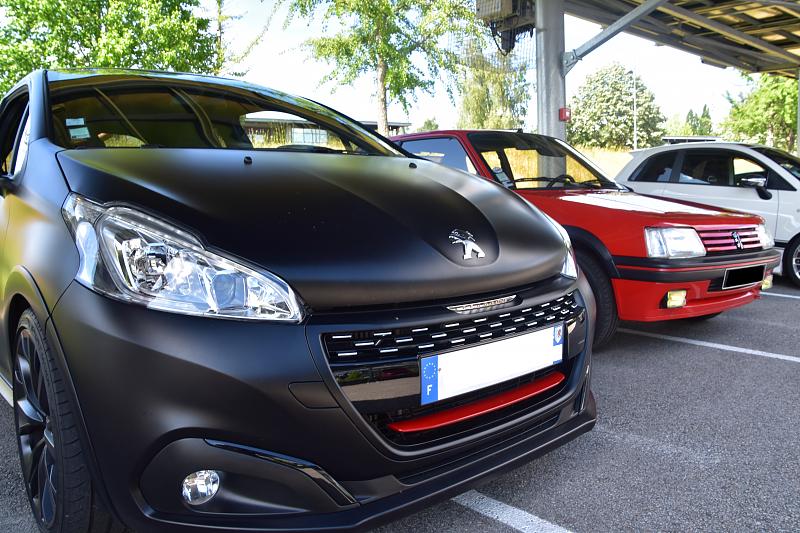 Cliquez sur l'image pour l'afficher en taille normale

Nom : 208 et 205 GTi trois quart avant masqu 3.jpg 
Affichages : 447 
Taille : 99.5 Ko 
ID : 22003