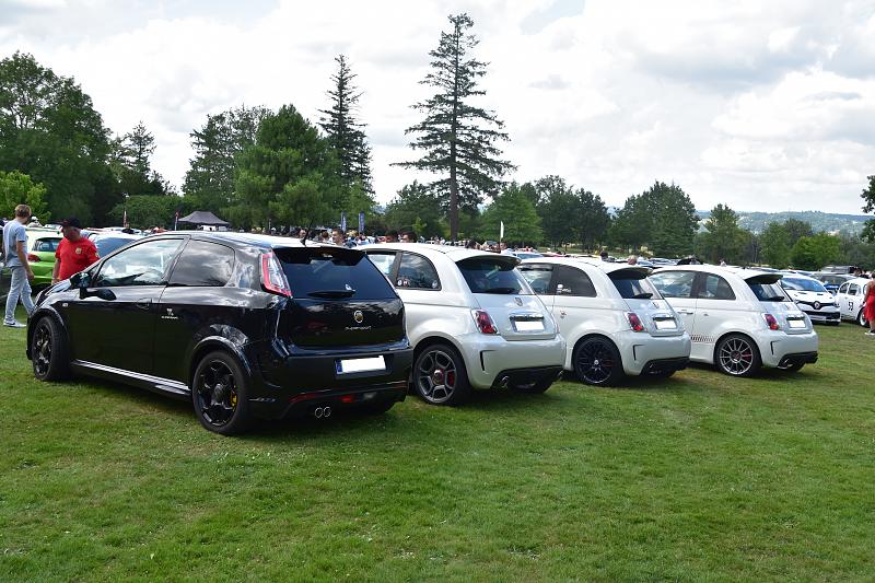 Cliquez sur l'image pour l'afficher en taille normale

Nom : Gang Abarth arrire masqu 1.jpg 
Affichages : 46 
Taille : 97.9 Ko 
ID : 22063