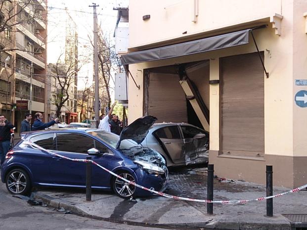 Nom : 208GTi_bleue-crash_01.jpg
Affichages : 2017
Taille : 59.8 Ko