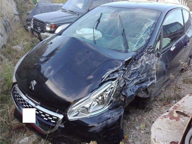 Cliquez sur l'image pour l'afficher en taille normale

Nom : GTi_Black_Crash_01.jpg 
Affichages : 135 
Taille : 55.1 Ko 
ID : 3844
