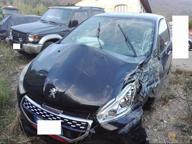 Cliquez sur l'image pour l'afficher en taille normale

Nom : GTi_Black_Crash_02.jpg 
Affichages : 122 
Taille : 53.9 Ko 
ID : 3845