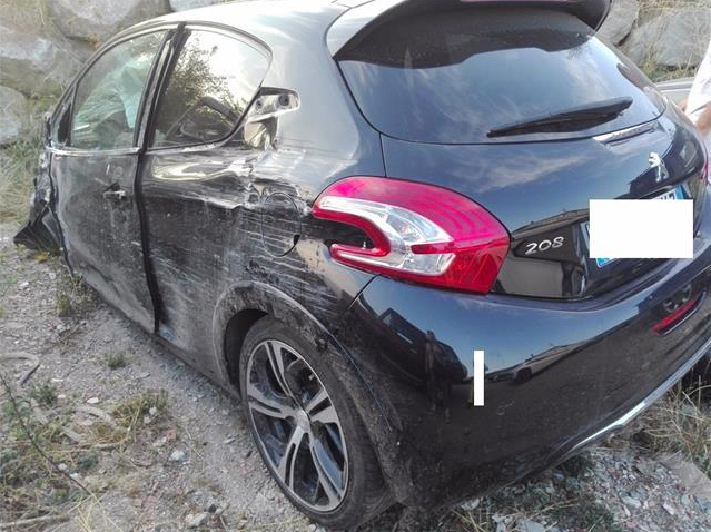 Cliquez sur l'image pour l'afficher en taille normale

Nom : GTi_Black_Crash_05.jpg 
Affichages : 132 
Taille : 55.0 Ko 
ID : 3848