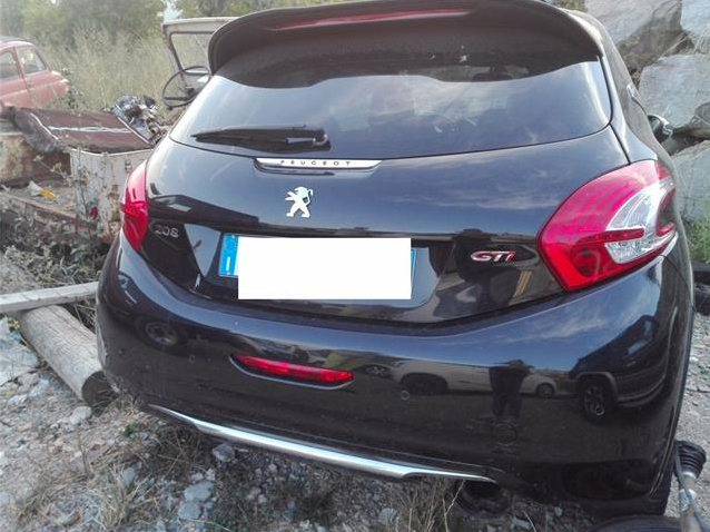 Cliquez sur l'image pour l'afficher en taille normale

Nom : GTi_Black_Crash_06.jpg 
Affichages : 125 
Taille : 47.3 Ko 
ID : 3849