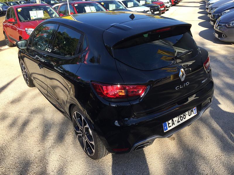 Cliquez sur l'image pour l'afficher en taille normale

Nom : Clio_RS_Trophy_02.jpg 
Affichages : 855 
Taille : 97.3 Ko 
ID : 4266