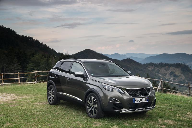 Cliquez sur l'image pour l'afficher en taille normale

Nom : peugeot_3008_testdrive_1610tc017_jpg.jpg 
Affichages : 846 
Taille : 94.4 Ko 
ID : 4826