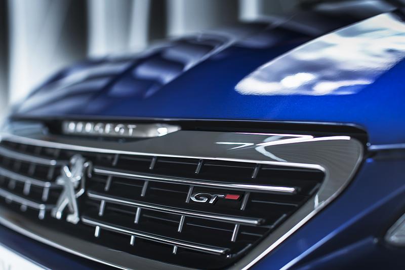 Cliquez sur l'image pour l'afficher en taille normale

Nom : Peugeot308_GT_10.jpg 
Affichages : 375 
Taille : 82.9 Ko 
ID : 4863