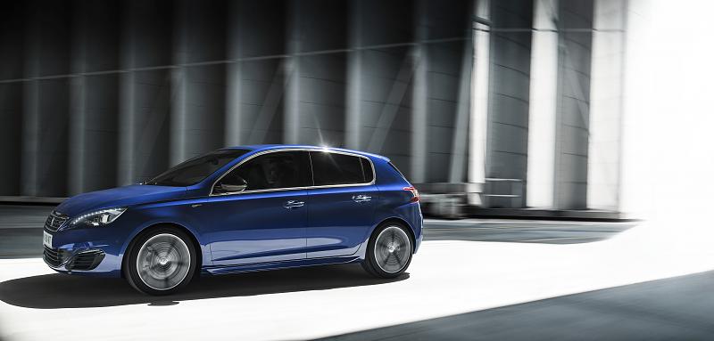 Cliquez sur l'image pour l'afficher en taille normale

Nom : Peugeot308_GT_12.jpg 
Affichages : 342 
Taille : 87.8 Ko 
ID : 4865