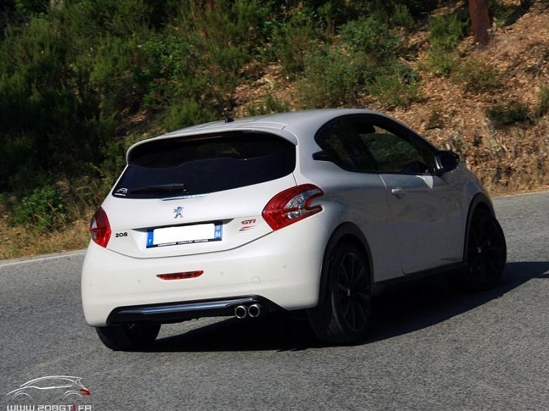 Cliquez sur l'image pour l'afficher en taille normale

Nom : peugeot208gti_30th_11.jpg 
Affichages : 1053 
Taille : 95.5 Ko 
ID : 50