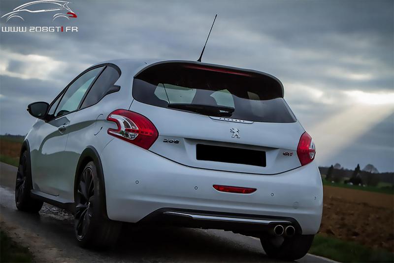 Cliquez sur l'image pour l'afficher en taille normale

Nom : Autumn_208 GTi 30th.jpg 
Affichages : 508 
Taille : 75.2 Ko 
ID : 501