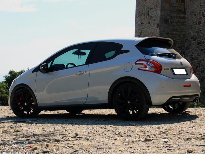 Cliquez sur l'image pour l'afficher en taille normale

Nom : peugeot208gti_30th_03.jpg 
Affichages : 1128 
Taille : 91.8 Ko 
ID : 54
