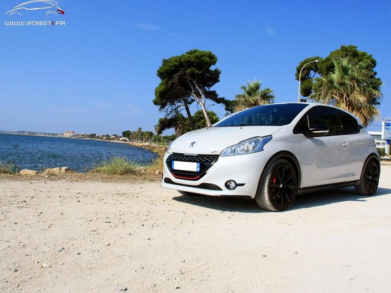 Cliquez sur l'image pour l'afficher en taille normale

Nom : peugeot208gti_30th_07.jpg 
Affichages : 507 
Taille : 93.0 Ko 
ID : 57