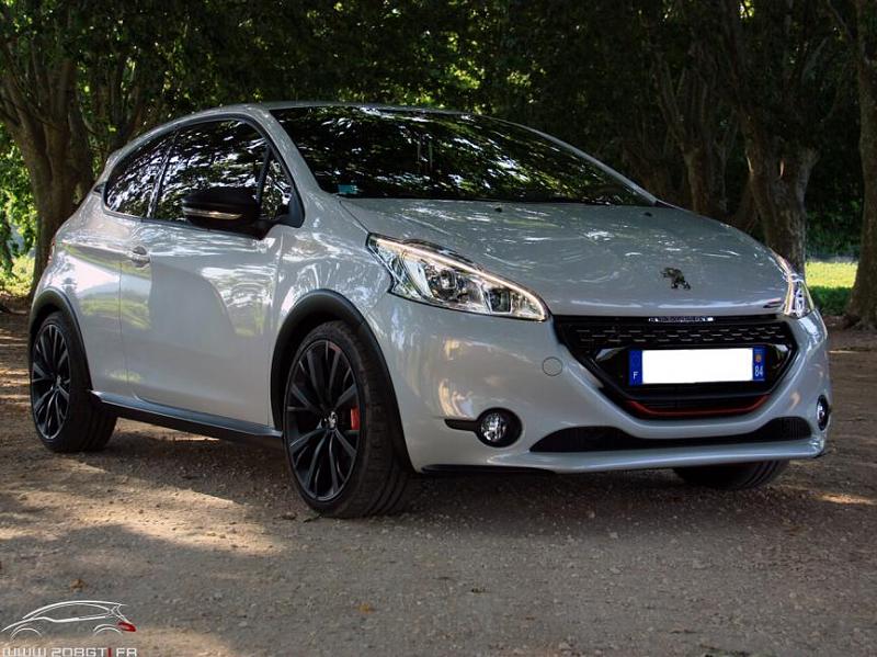 Cliquez sur l'image pour l'afficher en taille normale

Nom : peugeot208gti_30th_09.jpg 
Affichages : 1124 
Taille : 96.1 Ko 
ID : 59