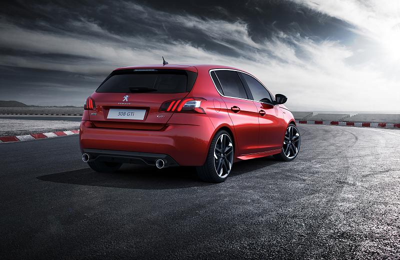 Cliquez sur l'image pour l'afficher en taille normale

Nom : peugeot_308gti_05.jpg 
Affichages : 1051 
Taille : 96.2 Ko 
ID : 674